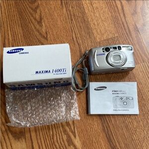 Samsung Maxima  1400 TI  Quartz Date QD 35mm film camera